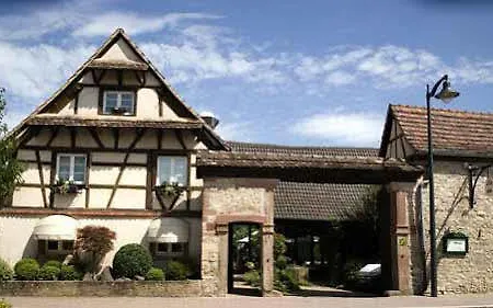 Otel La Cour De Lise 2*